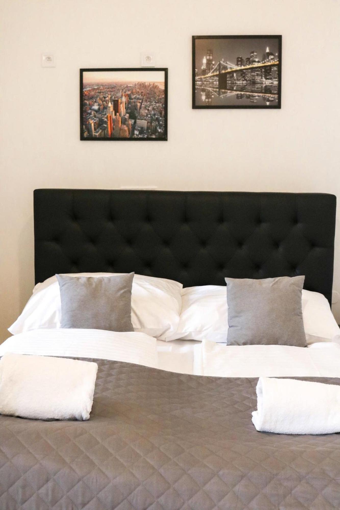 Rose Suites And Rooms 프라하 외부 사진