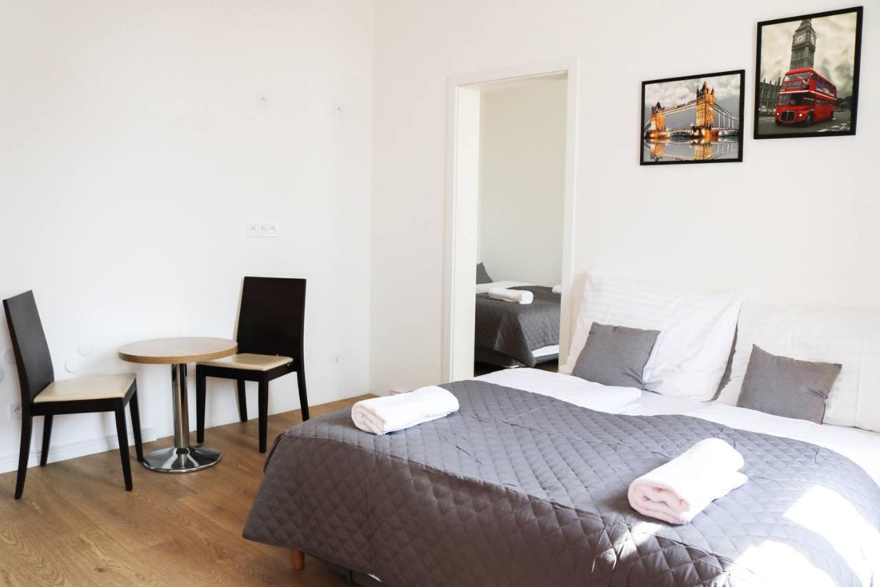 Rose Suites And Rooms 프라하 외부 사진